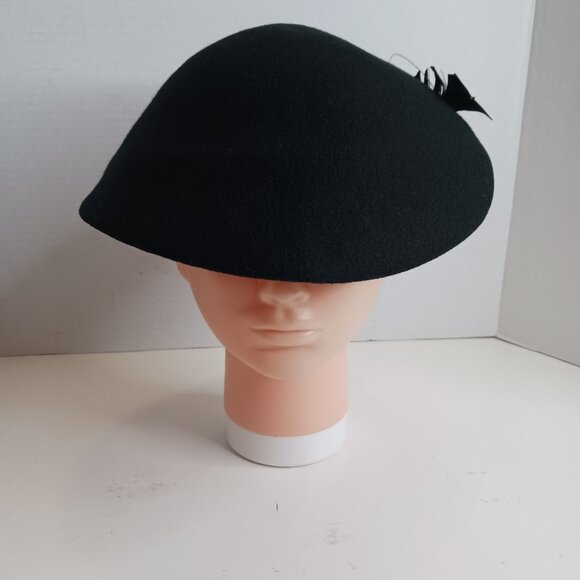 Vintage 1930's Black Gothic Style 100% Wool Cloche Hat with Feathers - Picture 8 of 14